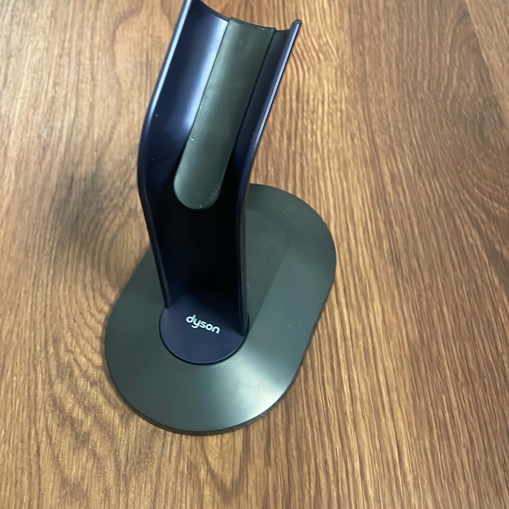 Dyson Display stand
